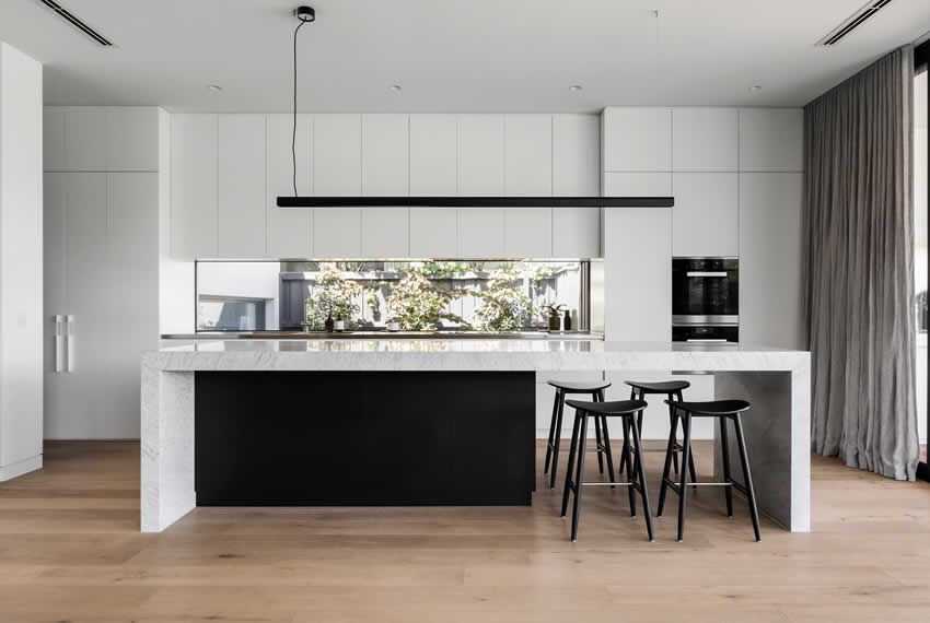 //www.trustbuilt.com.au/wp-content/uploads/2021/10/kitchen-renovations-sydney-modern-kitchen-design.jpg